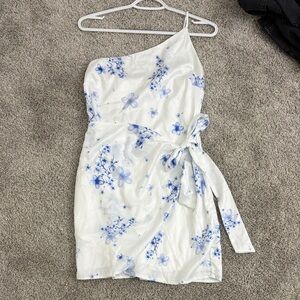 Lucy in the Sky One-Shoulder Dress in Blue Floral on White